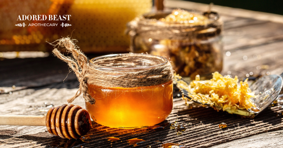 The Benefits of Honey for Dogs (& a Few Cautions)